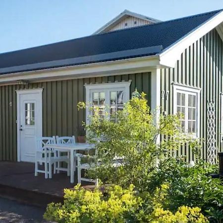 Lilla Groena Huset Pa Garden Härnösand エクステリア 写真