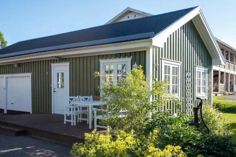Lilla Groena Huset Pa Garden Härnösand エクステリア 写真