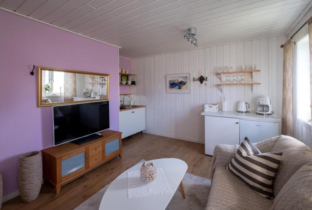 Lilla Groena Huset Pa Garden Härnösand エクステリア 写真