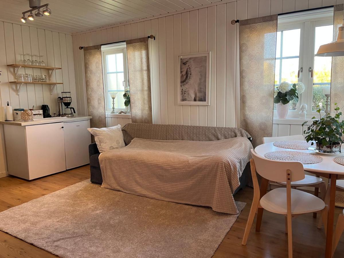 Lilla Groena Huset Pa Garden Härnösand エクステリア 写真
