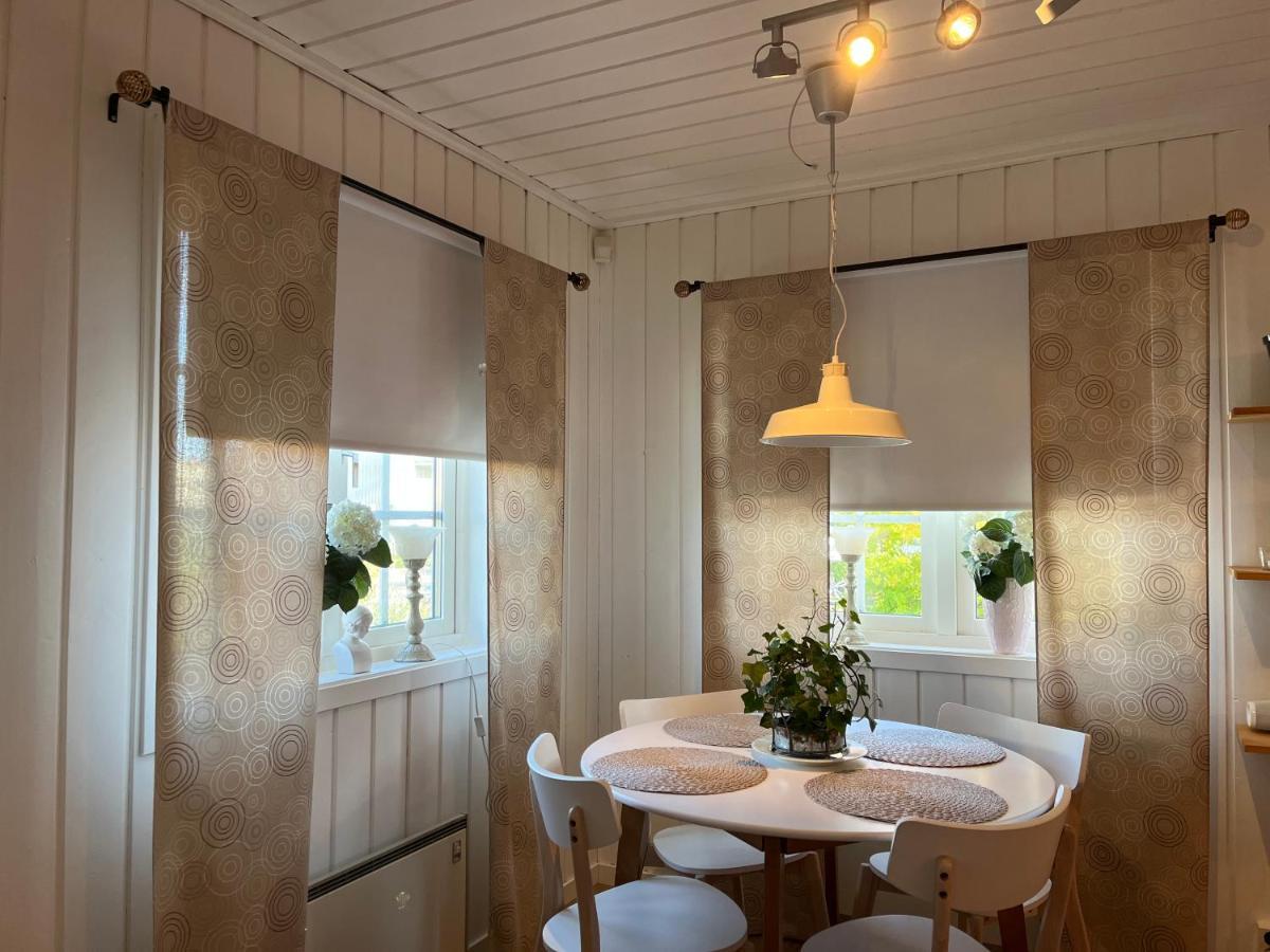 Lilla Groena Huset Pa Garden Härnösand エクステリア 写真