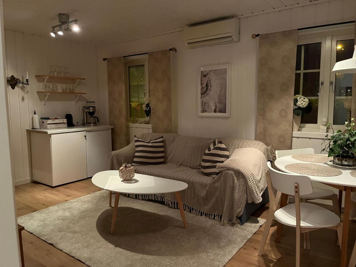 Lilla Groena Huset Pa Garden Härnösand エクステリア 写真